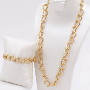 Set-de-Collar-y-Pulsera de-Eslabones-Corazón en-Oro-Laminado